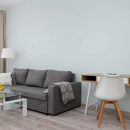 Comfortable Perfect For Remote Work By Renters 슈체친